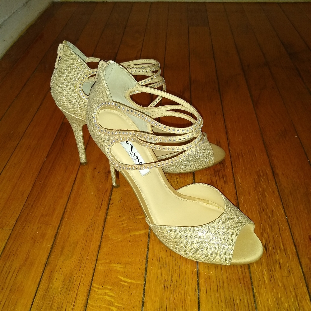 *NEW* NINA SELBY CHAMPAGNE STILLETTO HEELS, SZ 10